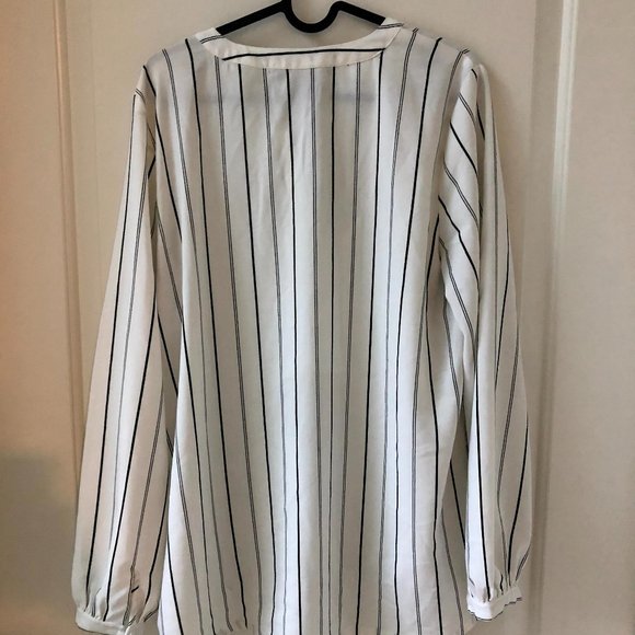 Belle Vere | Long Sleeve Blouse - Picture 2 of 2